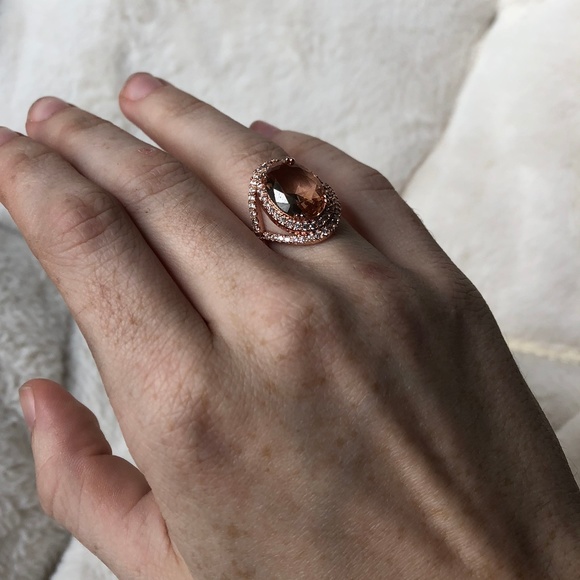 Oval-Cut Morganite and Sapphire Engagement Ring - Picture 5 of 5